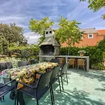 2 Bedroom Stunning In Вели-Лошинь