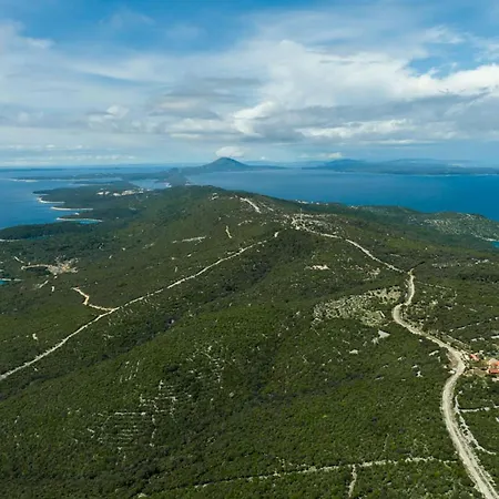 2 Bedroom Awesome In Veli Lošinj