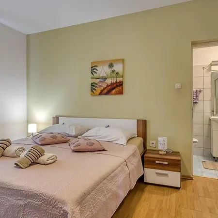2 Bedroom Awesome In شقة *