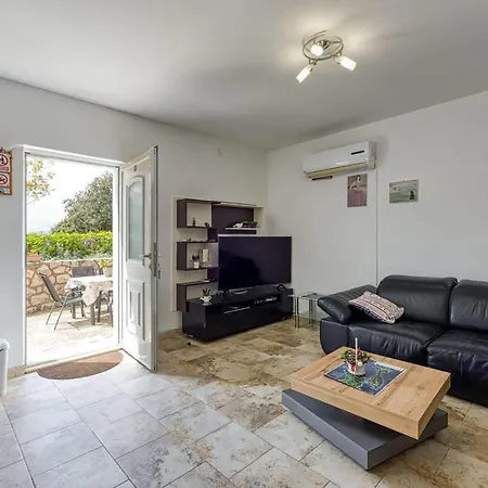 شقة 2 Bedroom Awesome In Veli Lošinj