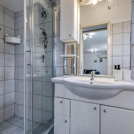 2 Bedroom Awesome In شقة *