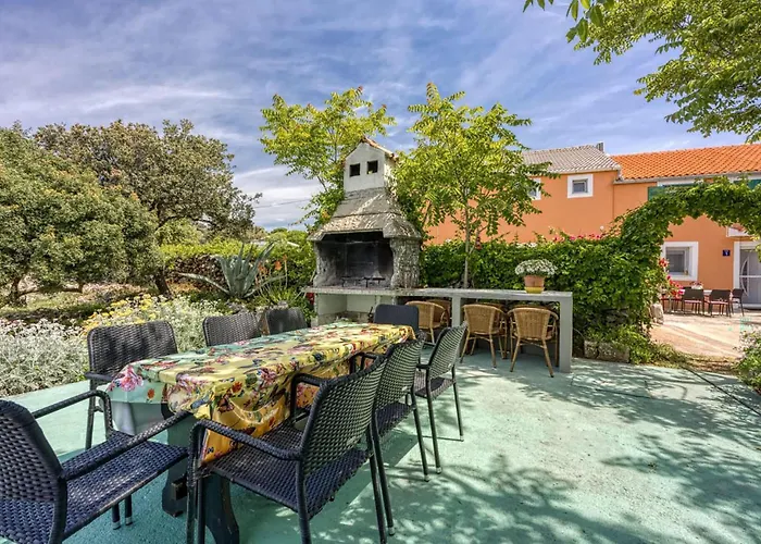2 Bedroom Lovely In Veli Lošinj