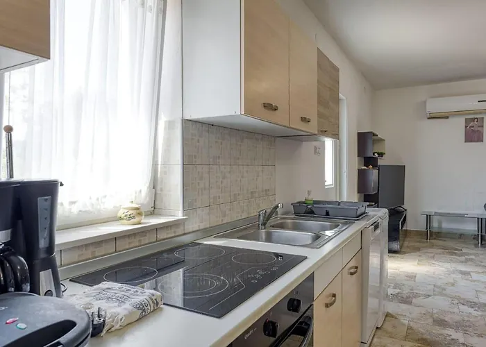 شقة 2 Bedroom Lovely In Veli Lošinj