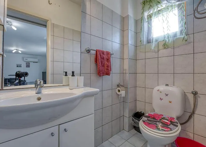 2 Bedroom Lovely In شقة