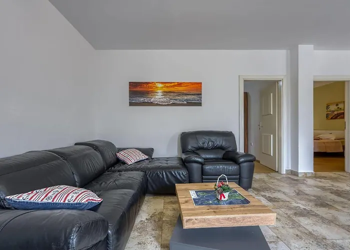 2 Bedroom Lovely In شقة *
