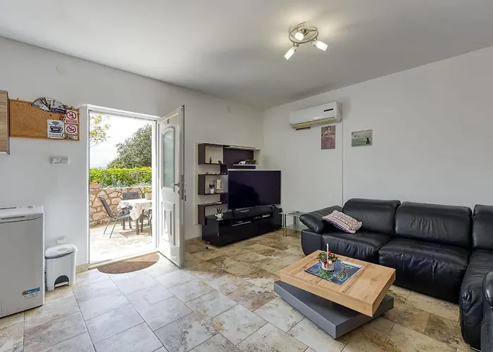 شقة 2 Bedroom Lovely In Veli Lošinj